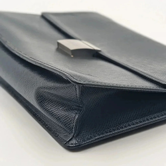 Louis Vuitton Taiga Pochette Selenga - Picture 6 of 15